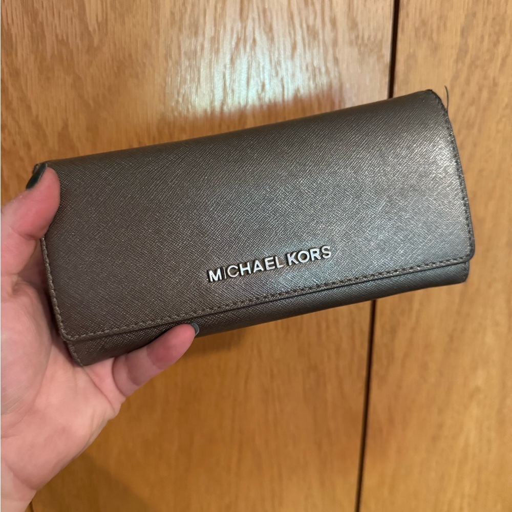 Michael Kors Shimmering Gray Wallet